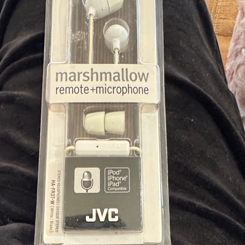 JVC Marshmallow White Earbuds with Microphone